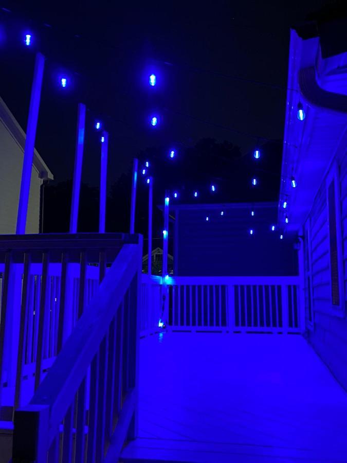 Modern 3-Bedroom, Big Fence Yard, Pets Stay Free Дарем Экстерьер фото